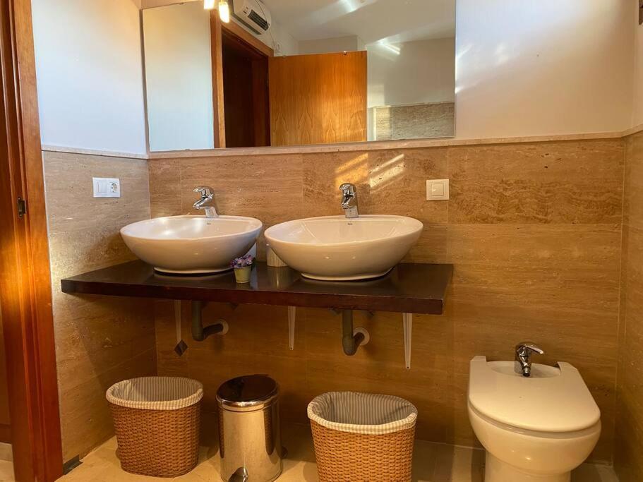 Modern 5-Bedroom Villa With Pool Montequinto Bagian luar foto