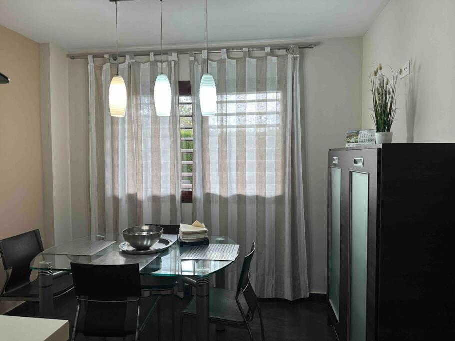 Modern 5-Bedroom Villa With Pool Montequinto Bagian luar foto